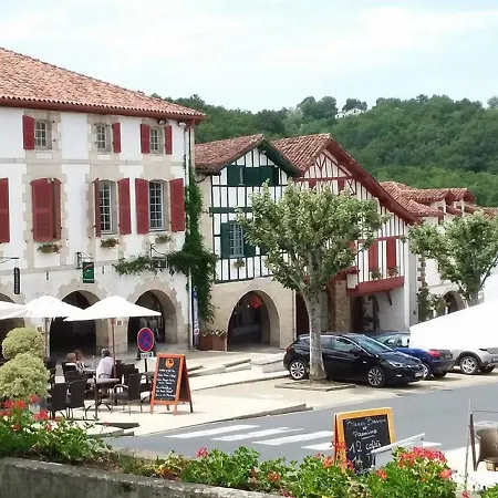 Holiday In Basque Style Vakantiehuis La Bastide-Clairence